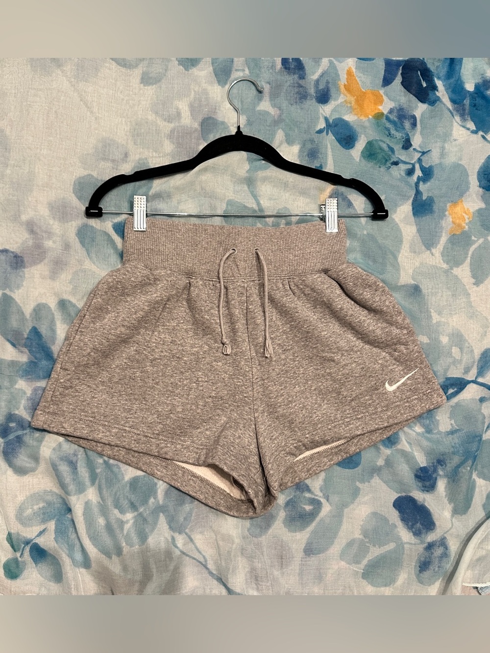 Nike Women’s Light Gray Fleece Drawstring Athletic Shorts - Picture 3 of 8